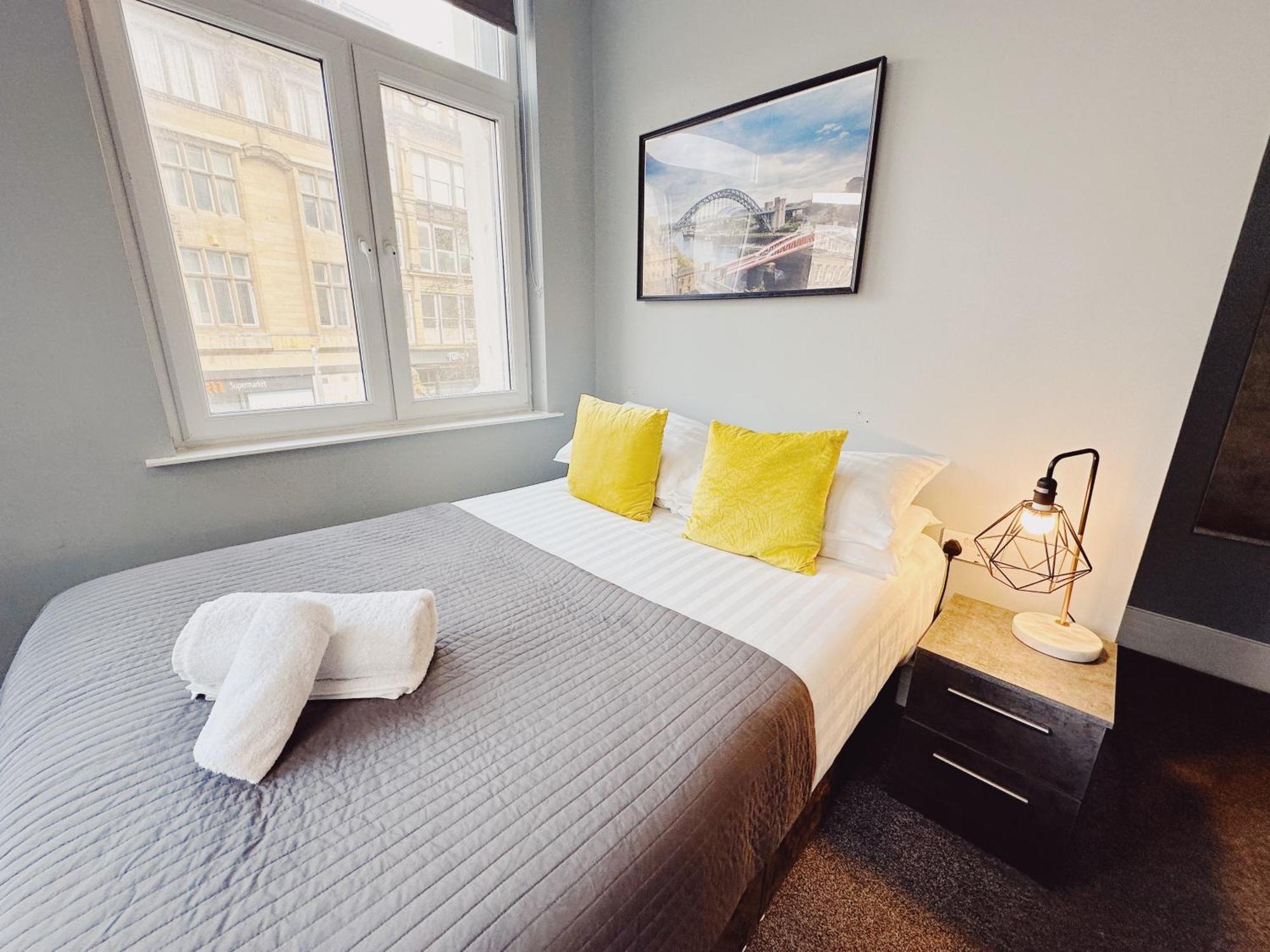 3 Bedroom Apartment In The Heart Of Newcastle - Modern - Sleeps 6 Bagian luar foto